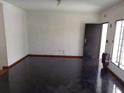 PH con 2 patios y terraza, 1er piso