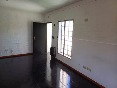 Depto Tipo Casa en Alquiler 50 años