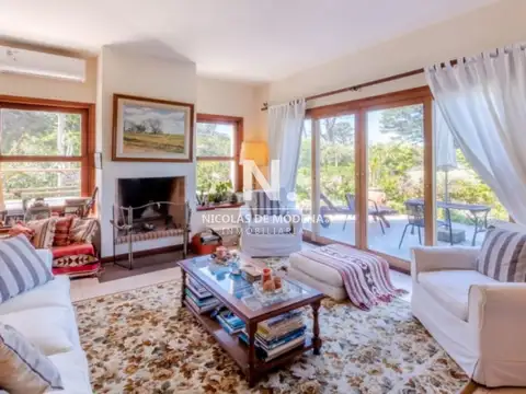 Casa 5 ambientes con 3 baños