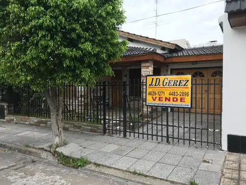 VENDO CHALET CASTELAR SUR . EXCELENTE UBICACIÓN  