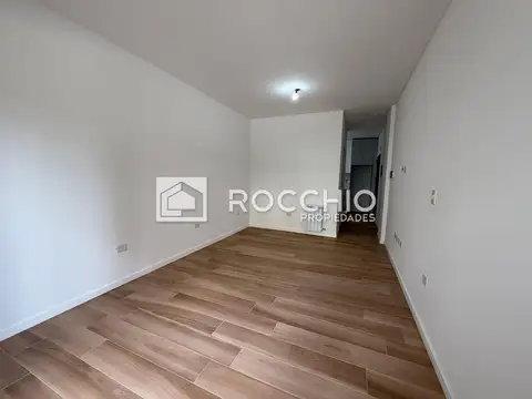 Departamento en Alquiler en Villa Ballester, $ 650.000