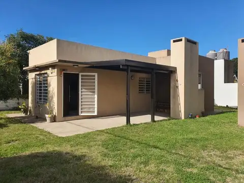 Casa de 3 amb. + Casa de 2 amb. - Zona Sur - Villa Gesell