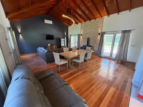 Casa en Alquiler Barrio Los Pinos - Exaltacion de la Casa