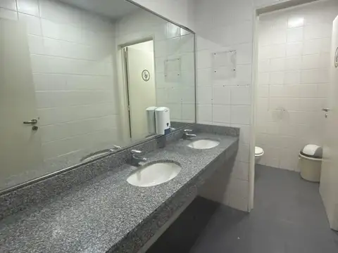 Local en Alquiler en Monte Grande, $ 3.200.000