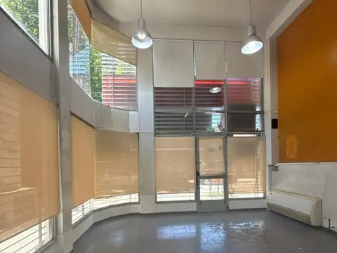 Local comercial en alquiler en pleno centro de Monte Grande