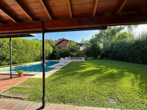 Casa en Venta con 1 cochera