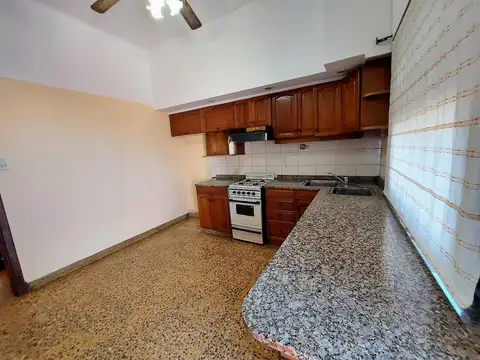Depto Tipo Casa en Alquiler de 4 ambientes