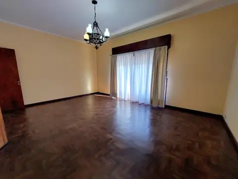 Depto Tipo Casa en Alquiler 40 años