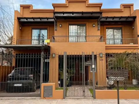 Casa de 3 dormitorios con galería y piscina en Monte Grande, Esteban Echeverría.