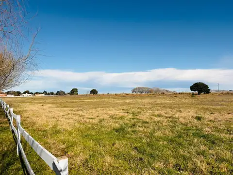 Almafuerte e/ Ruta 11 y Hernandez