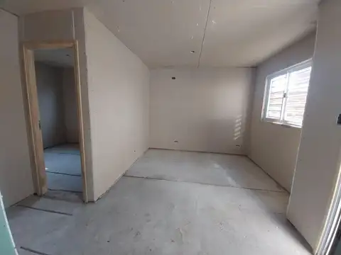 Casa 2 ambientes con 1 baño