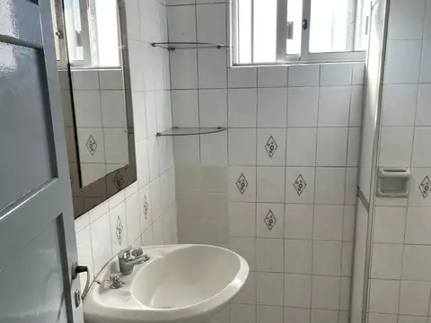 25 de Agosto , entre Solis y Piovene 900