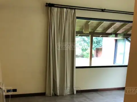 Casa 6 ambientes con 4 baños