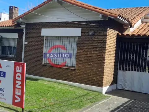 VENTA PH 4 AMBIENTES AL FRENTE CON JARDÍN, GALERÍA Y PARRILLA – VILLA ADELINA