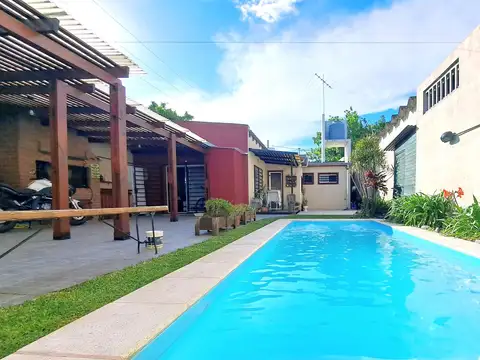 CASA en Sáenz Peña y La Paz - Ensenada
