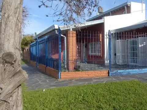 4 esquina 422 bis al 400