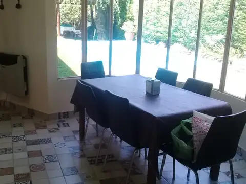 Casa 5 ambientes con 3 baños
