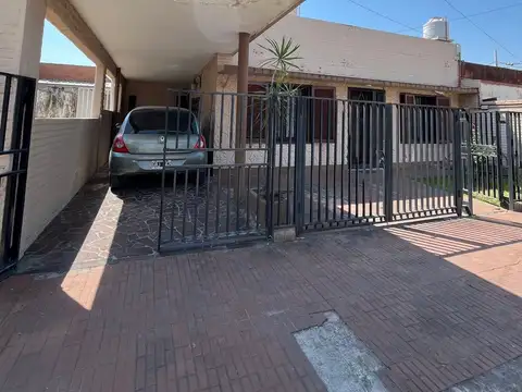 Calle Federico Helguera 1200