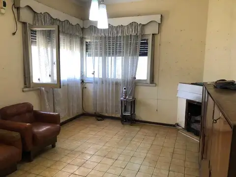 Casa 4 ambientes con 1 baño