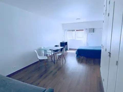 Departamento Monoambiente con Kitchinette - Muy Luminoso - Apto Profesional