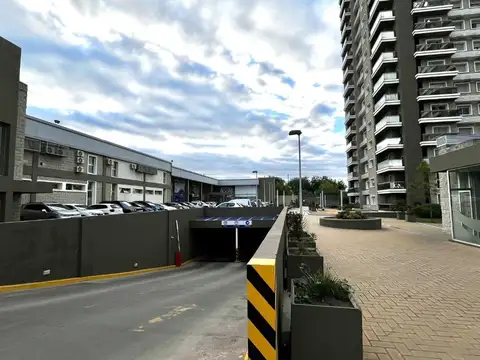 Cochera en venta complejo cerrado Terraforte 1