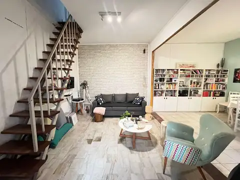 Depto Tipo Casa en Venta 25 años