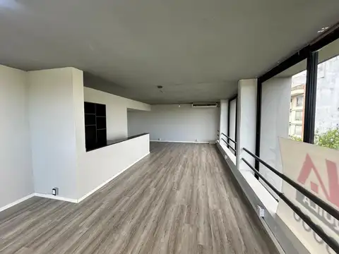 Oficina 2 ambientes con 1 baño