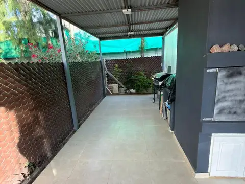 Casa 6 ambientes con 5 baños