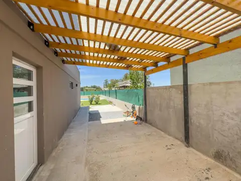 Casa 3 ambientes con 2 baños