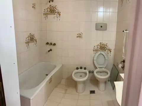Depto Tipo Casa 4 ambientes con 2 baños
