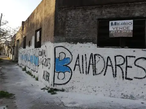 GALPON EN ESQUINA+CASA A REFACCIONAR