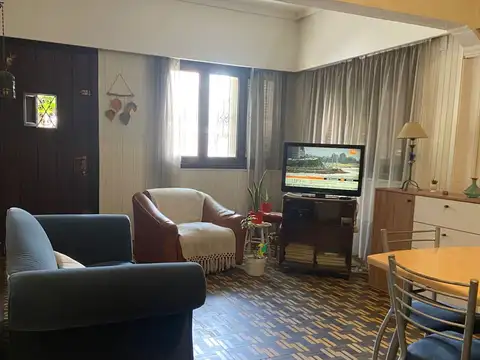 VENTA. CASA DE 3 AMBIENTES CON LOCAL. CORDOBA Y AVELLANEDA. MAR DEL PLATA