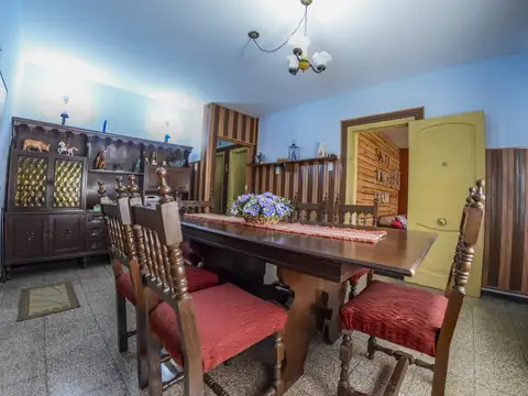 Casa 5 ambientes con 1 baño