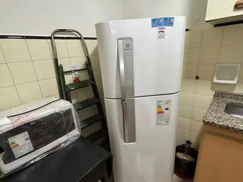 2 Ambientes - Lateral - Amoblado - Excelente Ubicacion