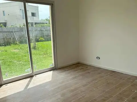 Casa en Venta en Pilar del Este - Santa Emilia, USD 173.000