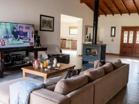 Casa en venta - 4 Dormitorios 3 Baños - Chapadmalal