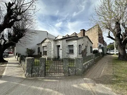 Andrade  esquina Calchaqui