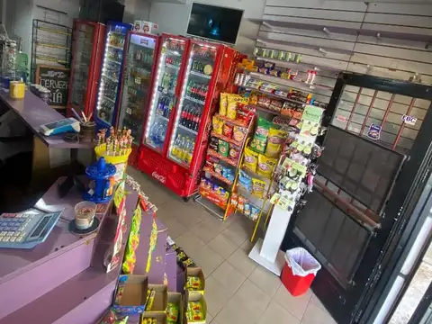 LOCAL CON RENTA KIOSCO + COMIDAS AL PASO (+ CUOTAS)