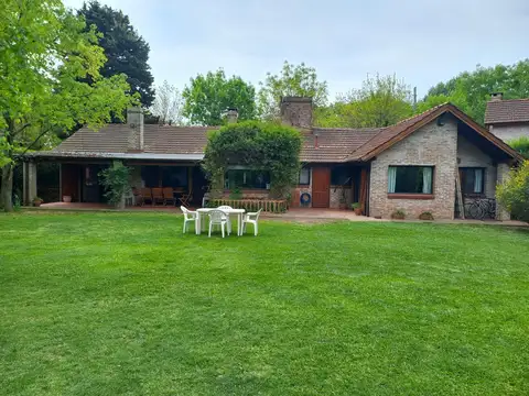 Casa  a la venta  -Barrio cerrado  Praderas de San Ignacio- Muñiz