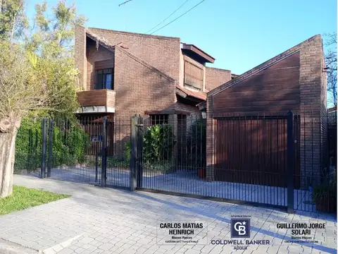 Venta de Casa 5 ambientes con pileta en Pilar Centro