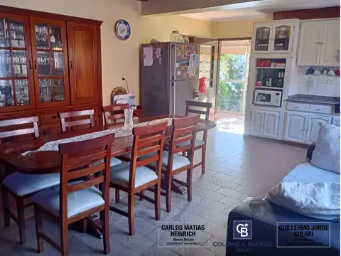 Casa en Venta con 2 cocheras