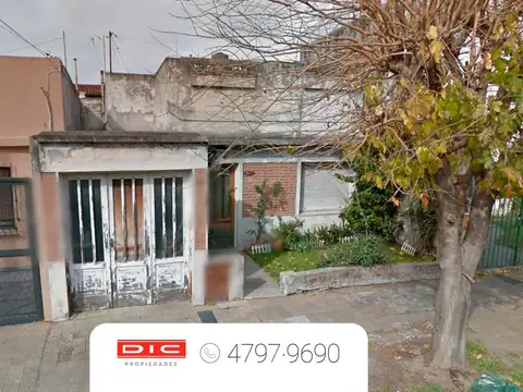 Gral. Juan Lavalle  al 3400, entre Av,. Mitre y Juan Segundo Aguero