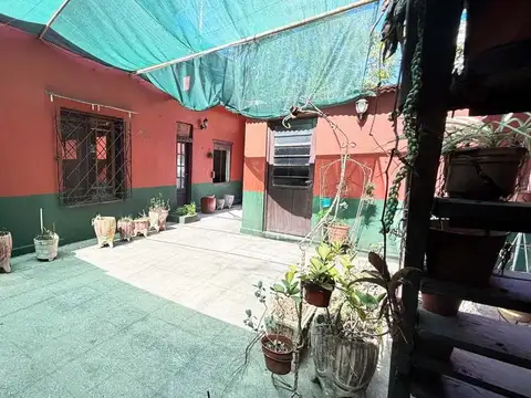 Casa 5 ambientes con 1 baño