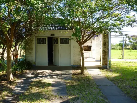 Casa 4 ambientes con 1 baño