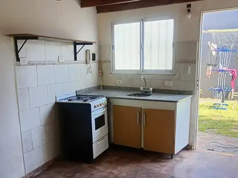 Depto Tipo Casa en Alquiler de 2 ambientes