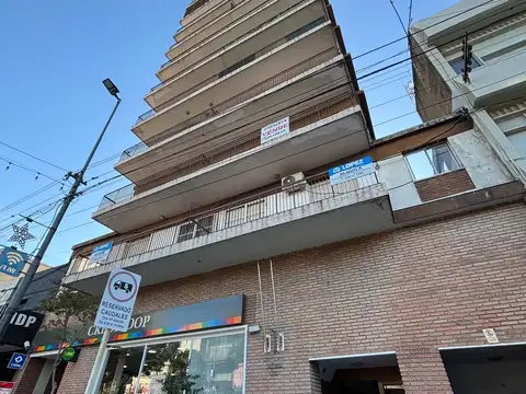 Departamento en alquiler con 3 dormitorios en Av. Rocca