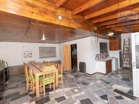 Teodoro Funchs e/ 9 de Julio y Almirante Brown 100