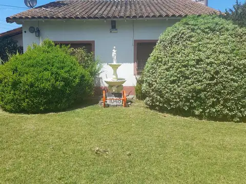 Casa 4 ambientes con 2 baños