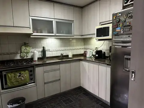 Casa 12 ambientes con 3 baños