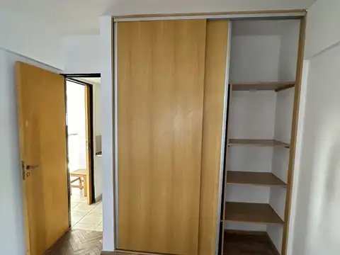 BALCARCE 593 2 PISO UN DORMITORIO BALCON AMPLIO LUMINOSO